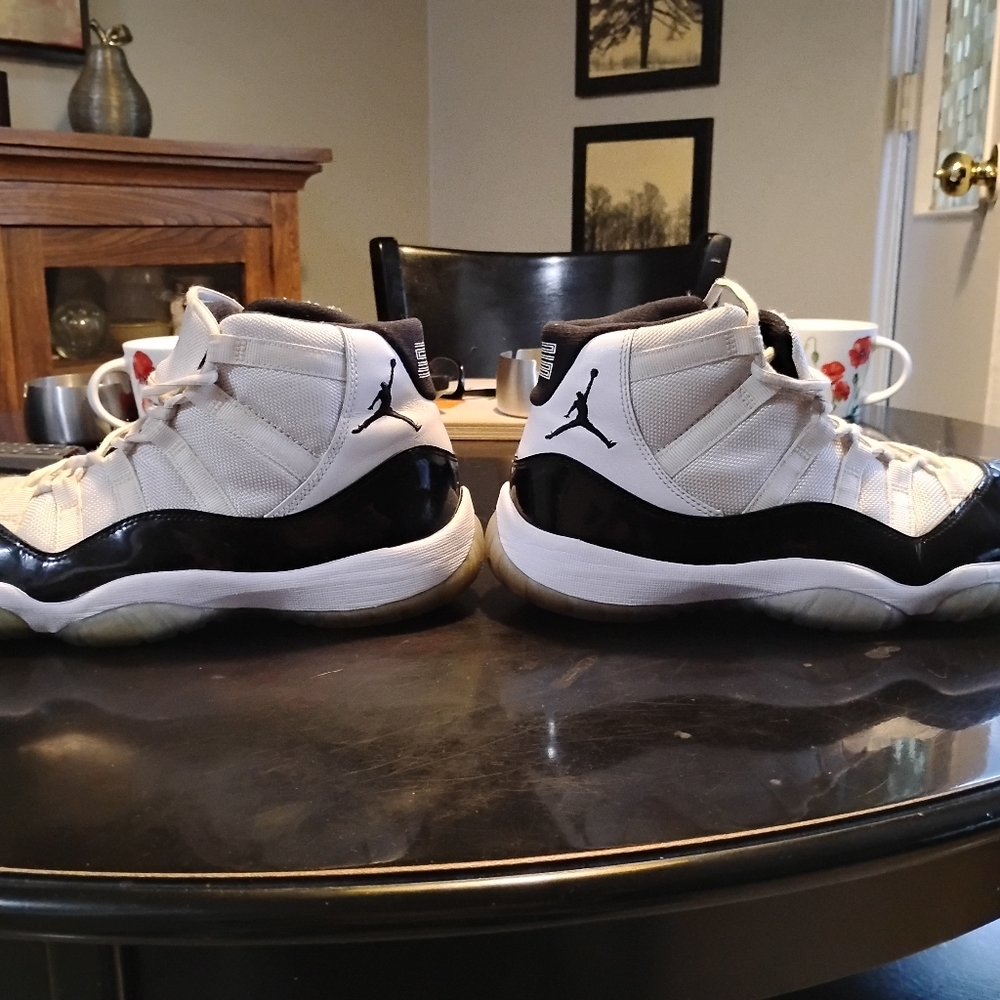 Jordan Retro High Tops - Picture 10 of 12